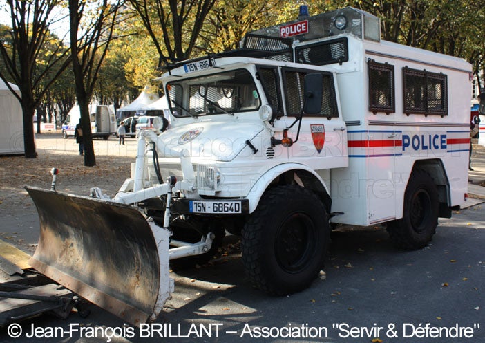 restauration unimog 411 112 par nico 700 raptor - Page 42 2008-293-248-sd_mercedes-unimog-406a_prefecture-de-police-jpg